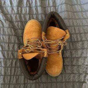 Timberland boots size 6. In great condition.